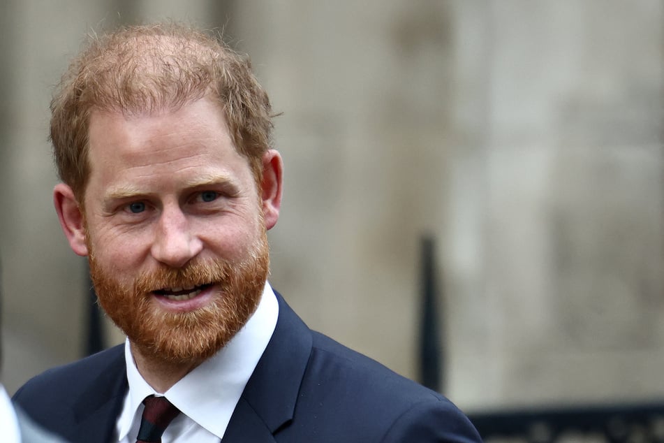 Prinz Harry wird schon in wenigen Wochen seinen Vater König Charles wieder treffen.