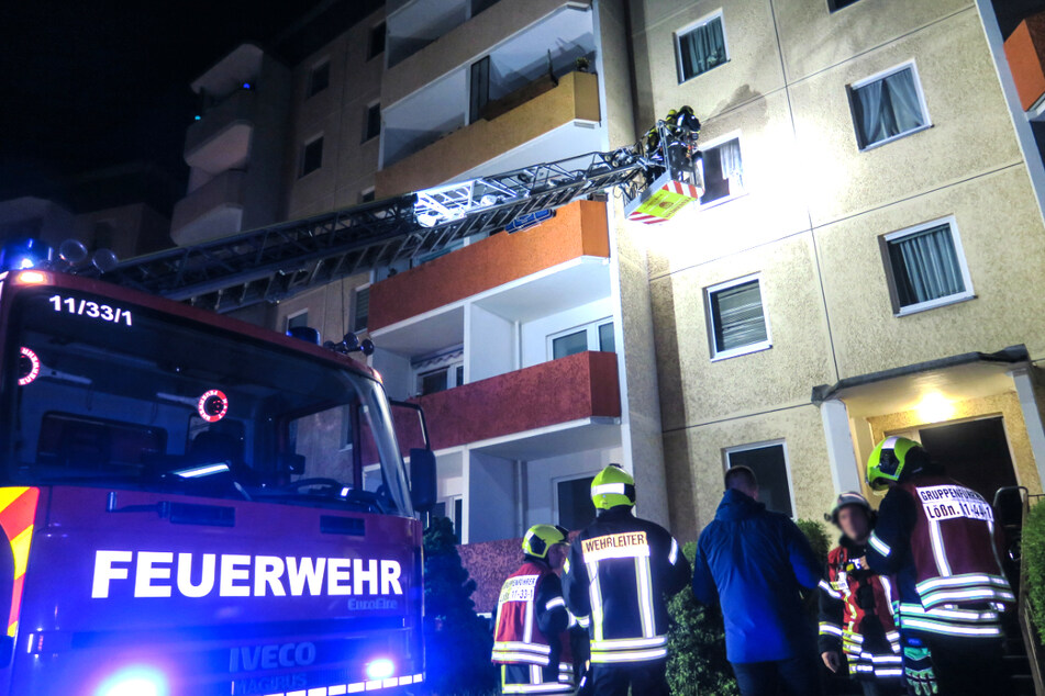 Erzgebirge: Feuerwehreinsatz in Mehrfamilienhaus