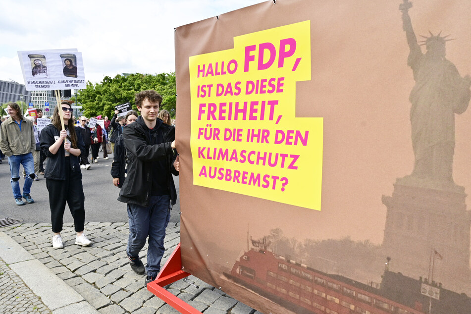 Schon einmal hatte sich die Organisation "Fridays for Future" die FDP zur Zielscheibe gemacht. Hier im Juni in Berlin.