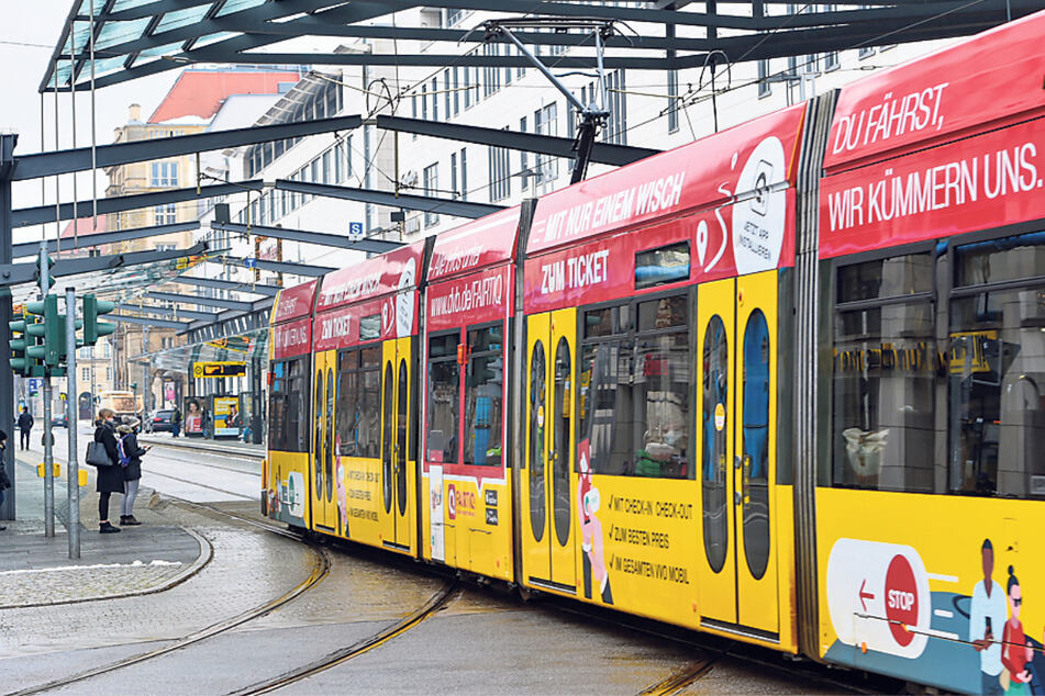 Wegen zu viel Glühwein auf der Anklagebank? Mann ging in Straßenbahn auf Ausländer los