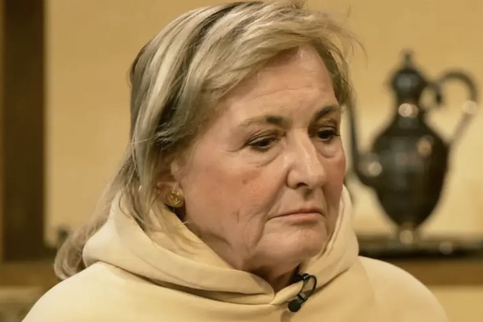 Halina Gutowska Hüttenrauch (74) hat die lange Reise von Spanien nach Nordrhein-Westfalen angetreten, um ein Schmuckstück zu verkaufen.