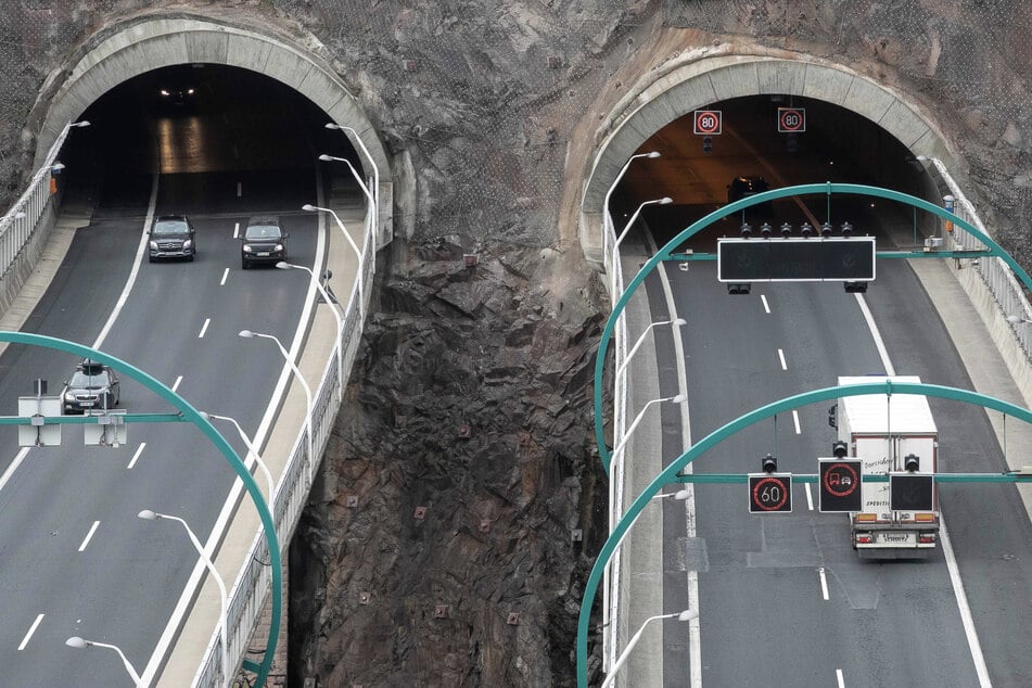 Dreifach-Sperrung auf der A17! Hier gibt es am Wochenende kein Durchkommen