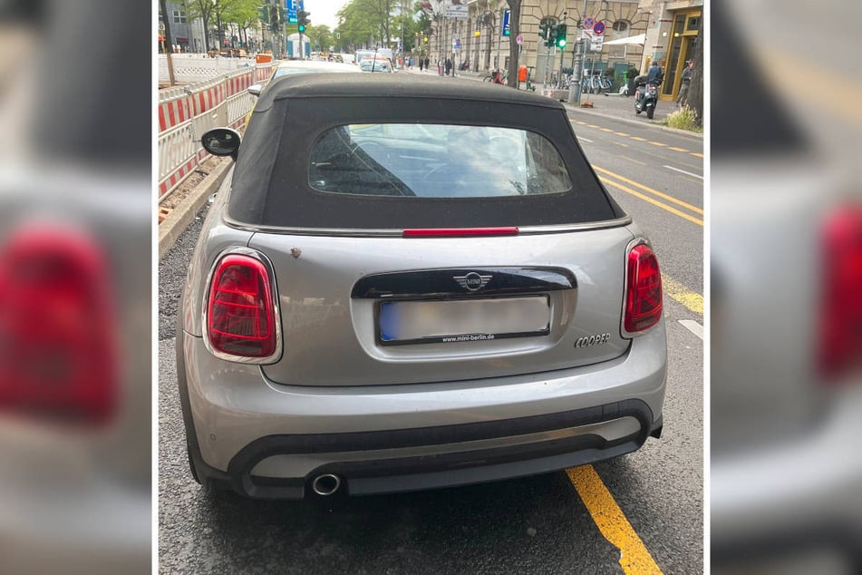 Der Fahrer hat seinen Mini in unmittelbarer Nähe der Beamten verkehrswidrig auf der Kantstraße abgestellt.