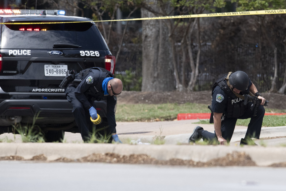 Ein Ex-Polizist soll in Austin im US-Bundesstaat Texas auf mehrere Menschen geschossen und drei von ihnen getötet haben.