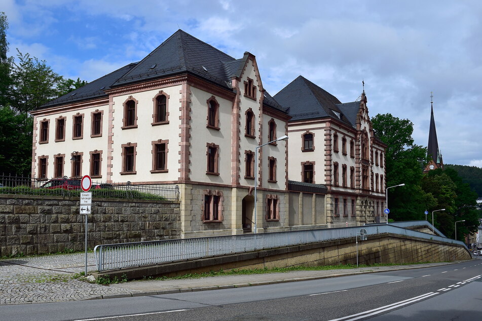 Am Amtsgericht Aue-Bad Schlema wird am Dienstag verhandelt. Angeklagt ist der Landeschef der Satirepartei "Die Partei".