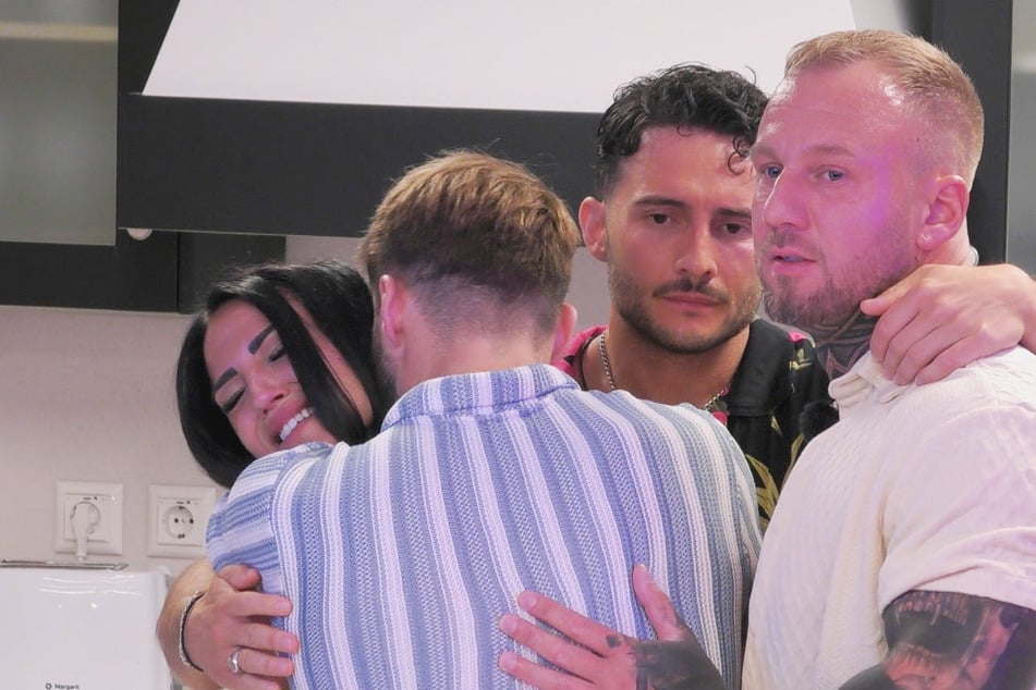 Bei seinen Konkurrenten hat sich Leonidas (2.v.r.) nicht gerade beliebt gemacht.