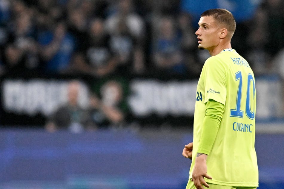 Herthas Michaël Cuisance (25) blieb in Gelb auf Schalke blass.
