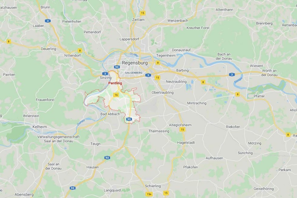 Mit mehreren Waffen und Drogen im Auto hat der Zoll einen Mann auf dem Rastplatz Pentling im Landkreis Regensburg erwischt.
