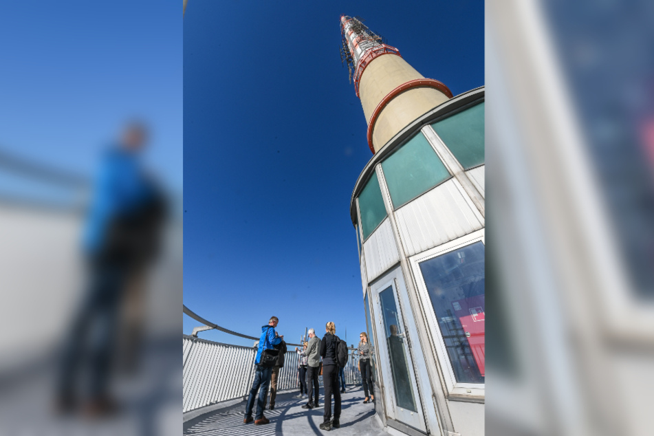 Aktuell kann der Turm nur unter speziellen Schutzvorkehrungen und nur durch kleine Gruppen begangen werden.