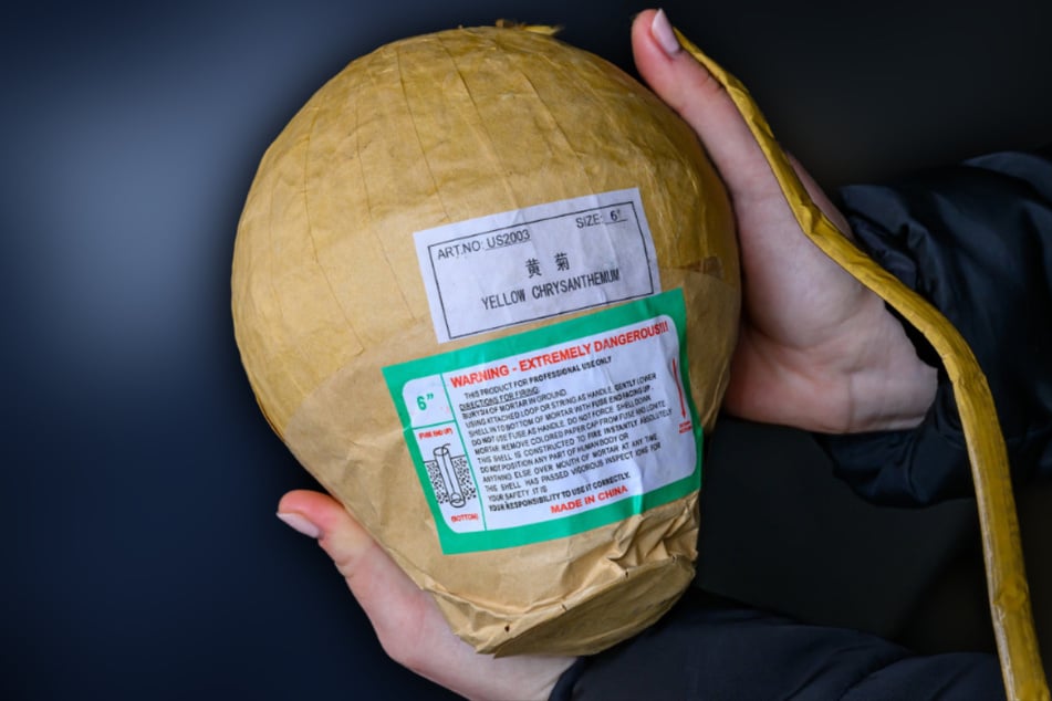 Ersten Ermittlungen zufolge war es solch eine Kugelbombe, die an der Polizeiwache gezündet wurde.