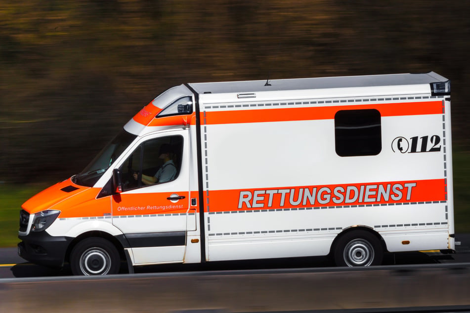 Fehlender Blinker wird zum Verhängnis: Vier Verletzte nach Unfall in Genthin