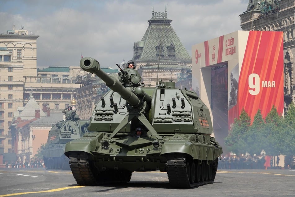 Mit Waffenschauen und Raketentests demonstriert Russland die vermeintliche Stärke seiner Rüstungsindustrie.