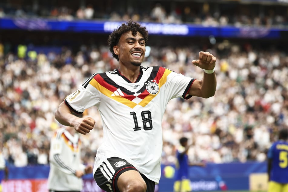 Nathaniel Brown (23) steht bei der WM auf Rasen.