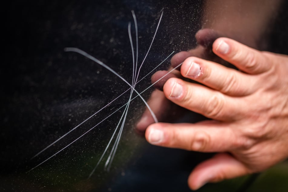 In einem City-Parkhaus in Chemnitz wurde am Montag ein weiteres Auto zerkratzt. (Symbolbild)