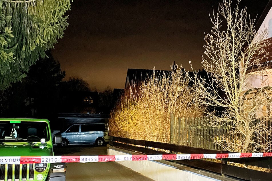 Ein gerade einmal neun Jahre alter Junge ist tot, die Polizei hat den Vater (50) des Kindes verhaftet.