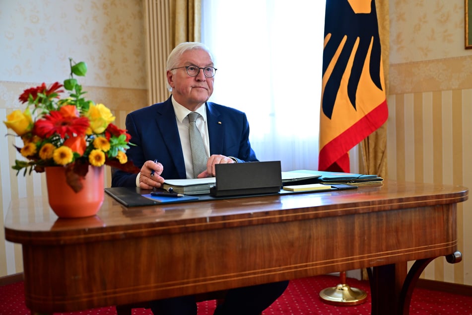 Im Rahmen seiner "Ortszeit"-Reise hat Bundespräsident Frank-Walter Steinmeier (67, SPD) seinen Amtssitz für drei Tage nach Meiningen verlegt.