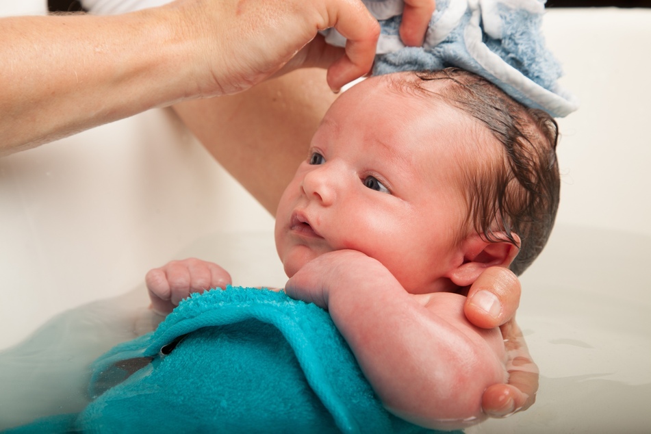 Badethermometer oder Waschlappen sind schöne Geschenkideen, die für die Babypflege benötigt werden.