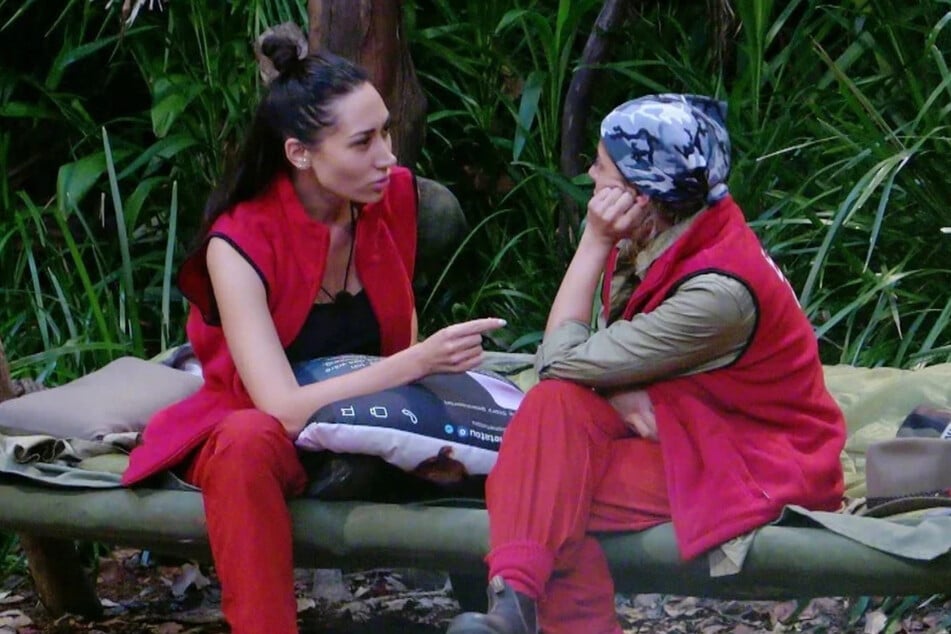 Im RTL-Studio geraten Samira (32, l.) und Eva (33) erneut aneinander und die alte Camp-Dynamik ist sofort wieder spürbar. (Archivbild)