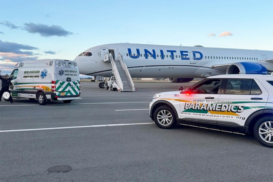 Die Maschine der Fluggesellschaft United Airlines musste an einem New Yorker Flughafen notlanden, nachdem sie von "extremen Turbulenzen" erschüttert worden war.