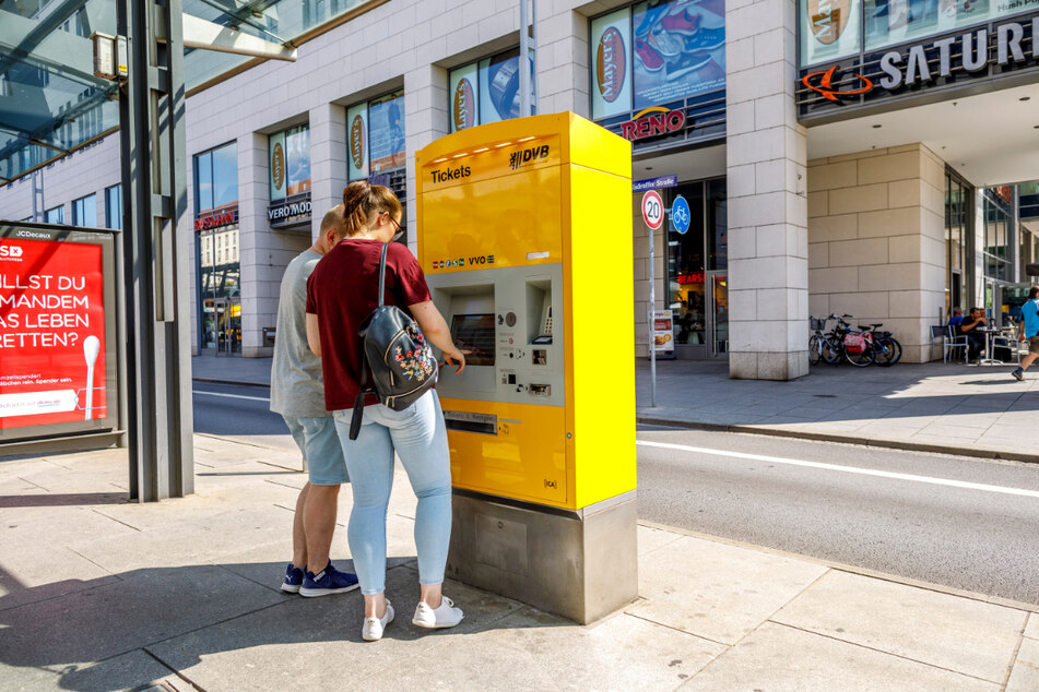 Die DVB verweisen ihre Bus-Kunden an Automat und Internet.