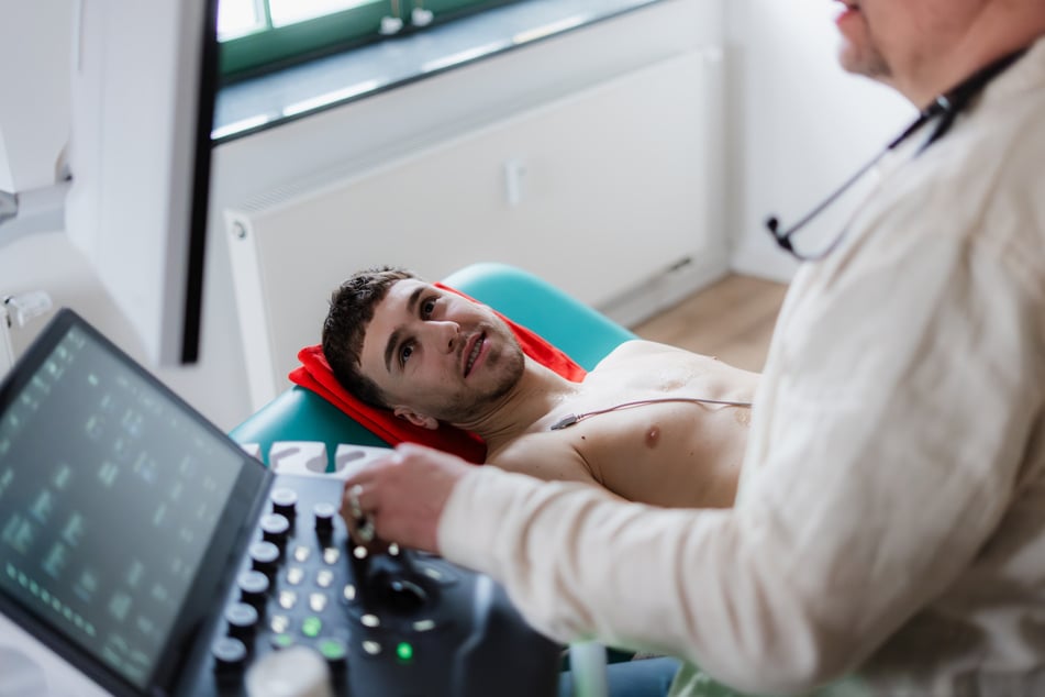 Schon am Sonntag absolvierte der U21-Nationalspieler den Medizincheck in Leipzig.