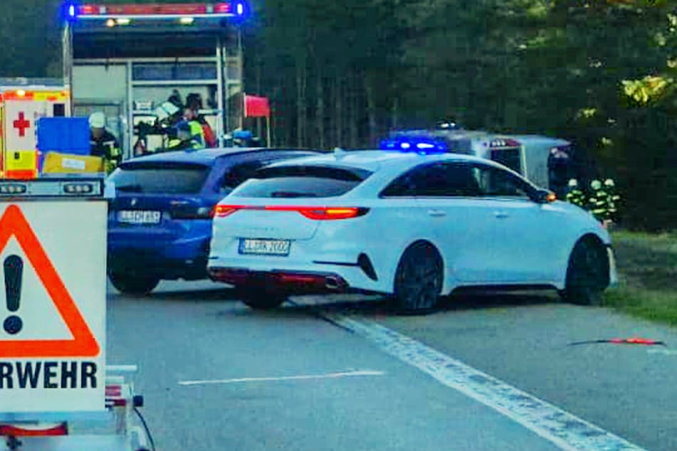 Unfall A96: Reisebus umgekippt: Zwei Tote und mehrere Verletzte auf A96