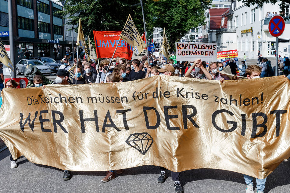 Das Bündnis für Umverteilung von Reichtum demonstrierte im vergangenen August in unter dem Motto "Wer hat der gibt" in mehreren deutschen Städten, darunter Hamburg.