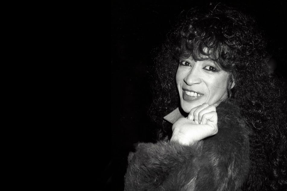 Ronnie Spector: Music world mourns loss of an icon of the 60s