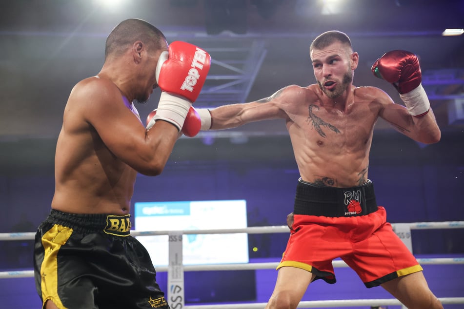 Die SES-Box-Gala verspricht zahlreiche packende Fights mit starken Boxern, wie Richard Meinecke (r.).