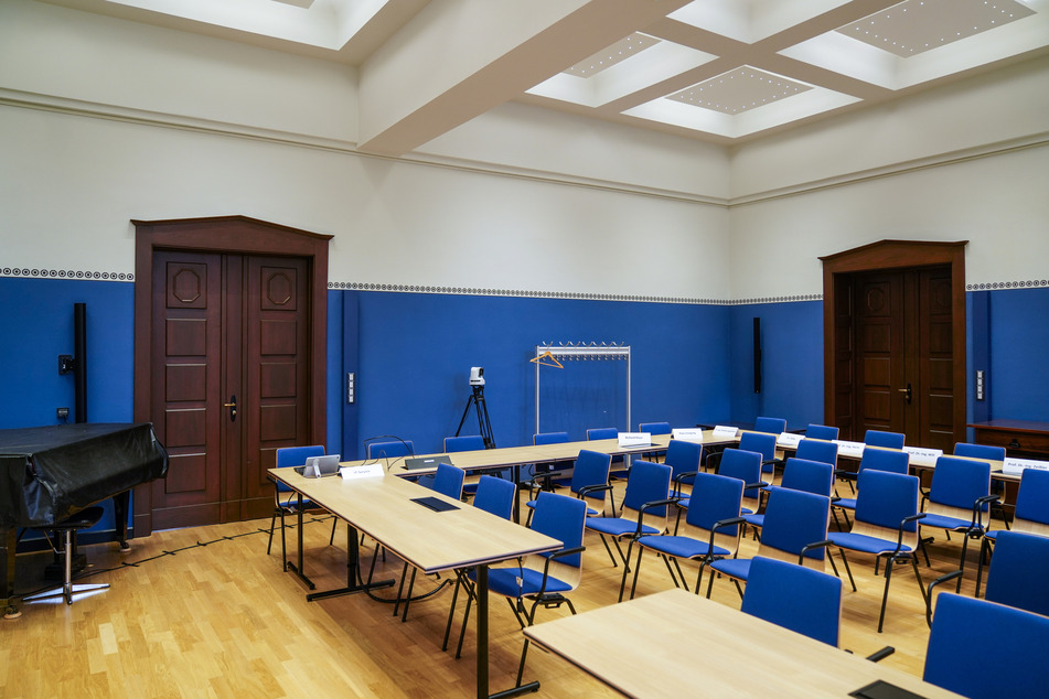 Die leuchtend blaue Wandfarbe hat ein historisches Vorbild.