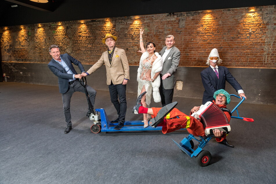 Event-Profi Mirco Meinel (49, v.l.) holt diese Künstler in die OstraStudios: Bert Callenbach (52), Rita Lynch (33), Ramon Hopmann (47), Joachim Lippmann (65) und Rainer König (67).