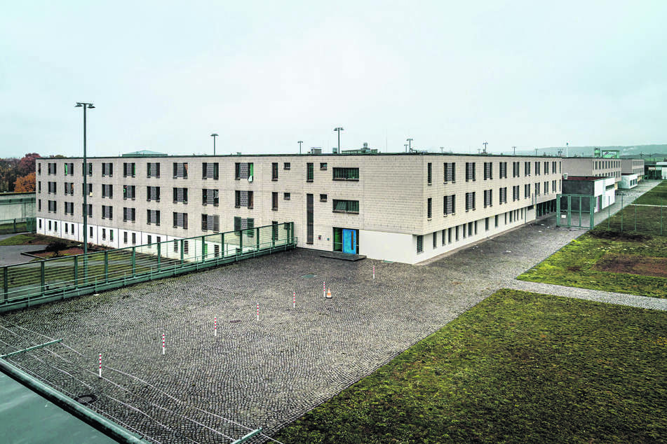 Die JVA Dresden am Hammerweg.