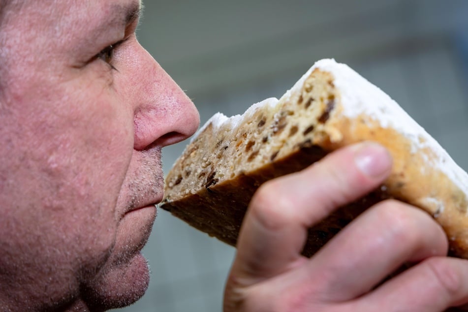 Zur Bewertung der Qualität eines Stollens gehört auch sein Duft.