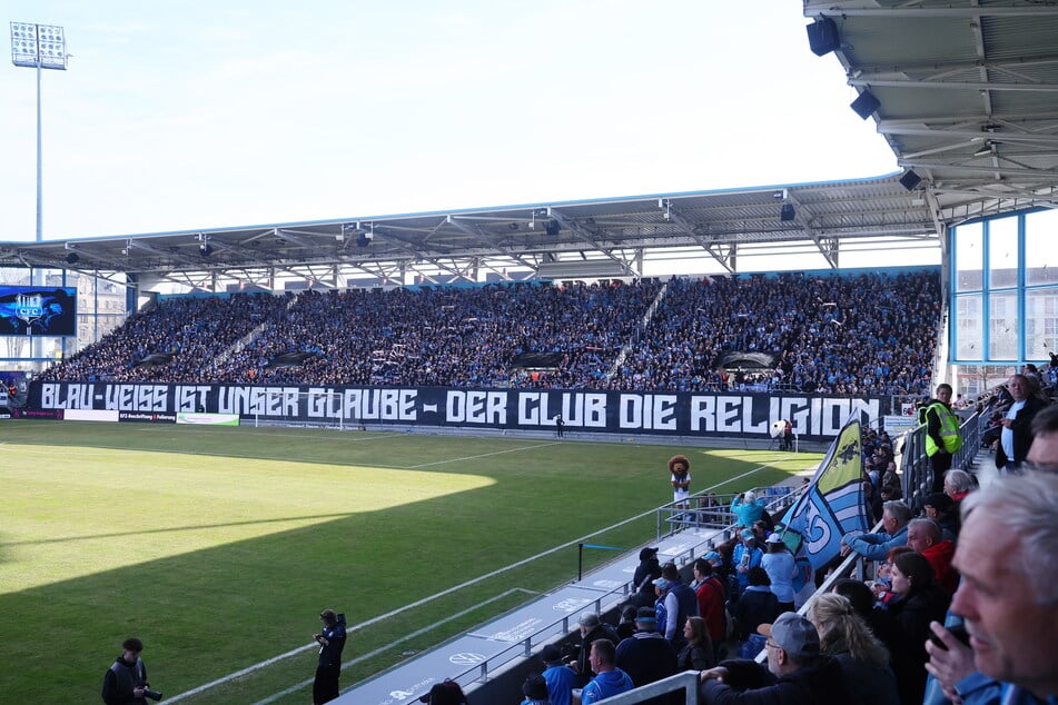 Die CFC-Verantwortlichen rechnen am Samstag mit knapp 8000 Zuschauern, 2000 werden aus der Messestadt erwartet.