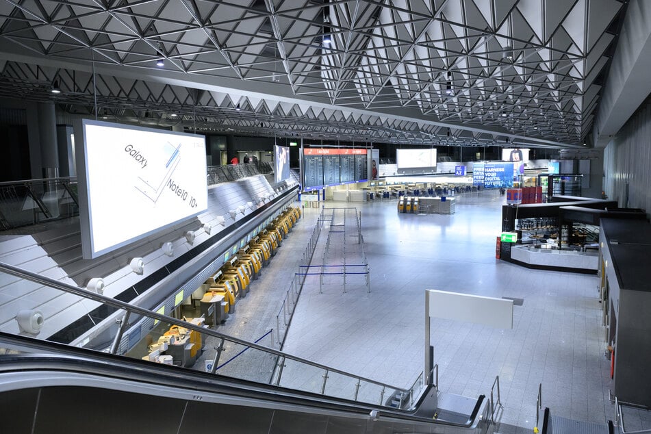 Am Donnerstag wird der Frankfurter Flughafen komplett für abfliegende Passagiere gesperrt sein.