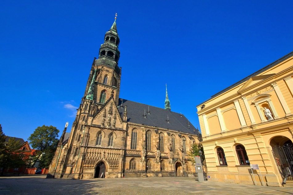 Bei einer Stadtführung könnt Ihr die sagenhafte Seite von Zwickau kennenlernen.