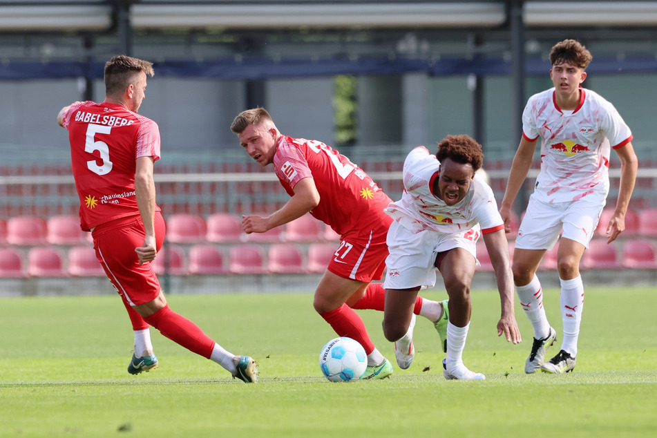 RB-Coach Marco Rose gab auch Neuzugang Assan Ouedraogo (2.v.r.) die Chance sich zu zeigen.