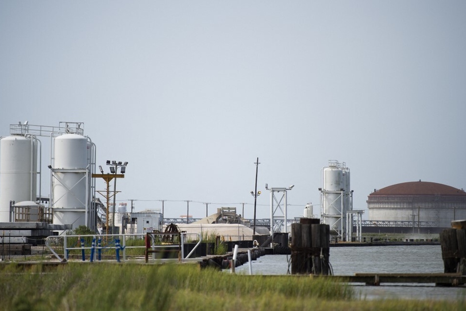 Texas, Louisiana, and 14 other states are challenging the Biden administration's pause on new LNG exports in court.