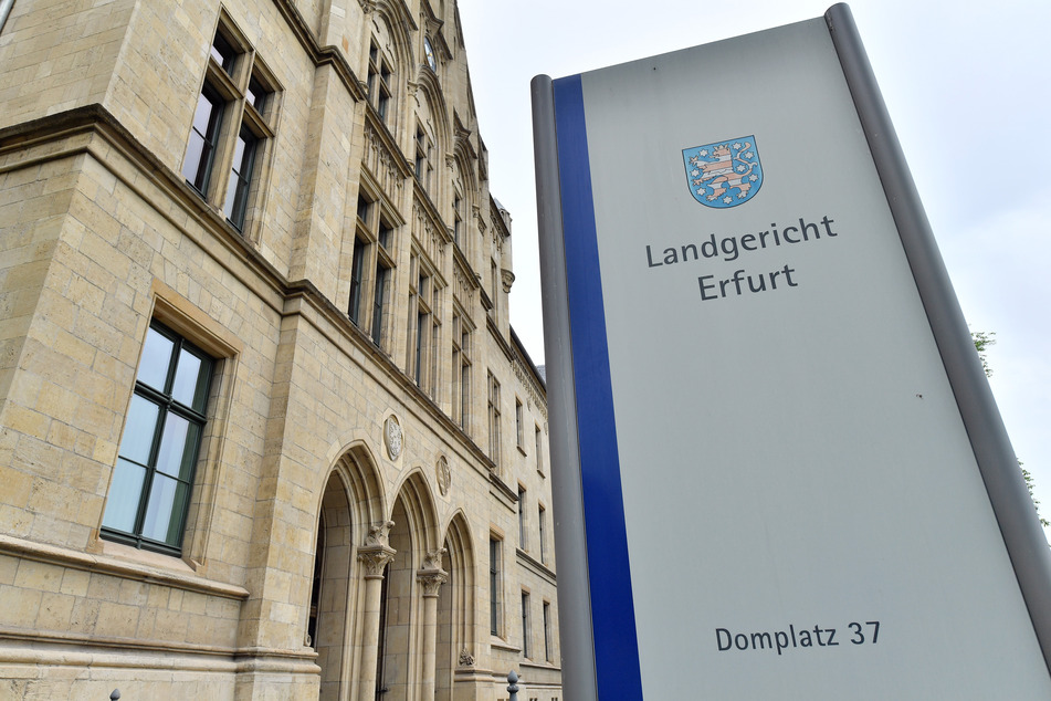 Die Staatsanwaltschaft hat gegen vier Männer Anklage beim Landgericht Erfurt erhoben. (Symbolbild)