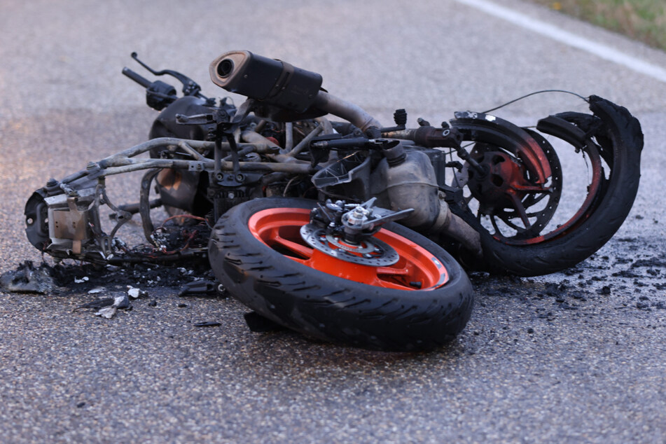 Für den 16 Jahre alten Biker kam nach dem Unfall im Freistaat jegliche Hilfe der Rettungskräfte zu spät.