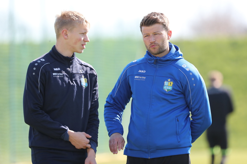 CFC-Talent Max Roscher (17, l.) wird von Trainer Daniel Berlinski (35) behutsam gefördert und gefordert.