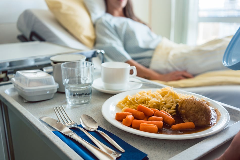 Das Essen in Krankenhäusern hat sich in den ergangenen Jahren teilweise kaum verändert. (Symbolbild)