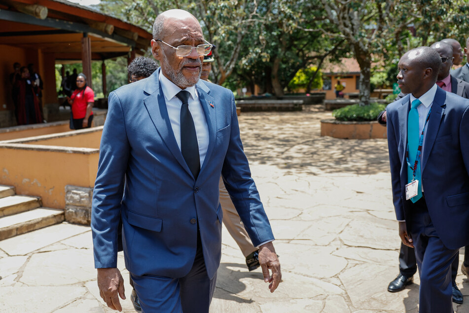Wurde das letzte Mal vor vier Tagen in Kenia gesehen: Premierminister Ariel Henry (74) hat keine Kontrolle mehr über weite Teile der Hauptstadt.