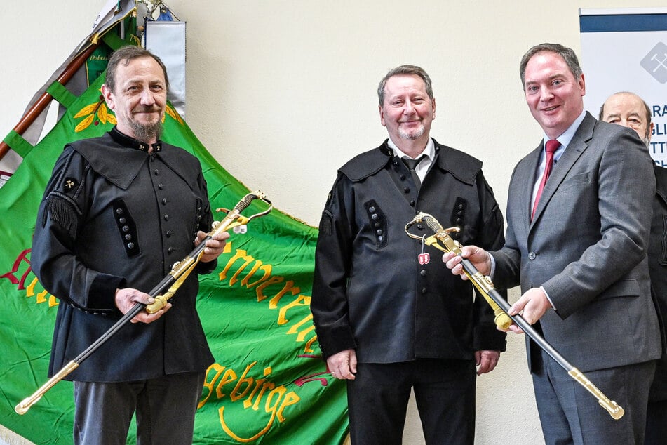 Immaterielles Kulturerbe: Säbel und Standarten für die Bergmannsvereine