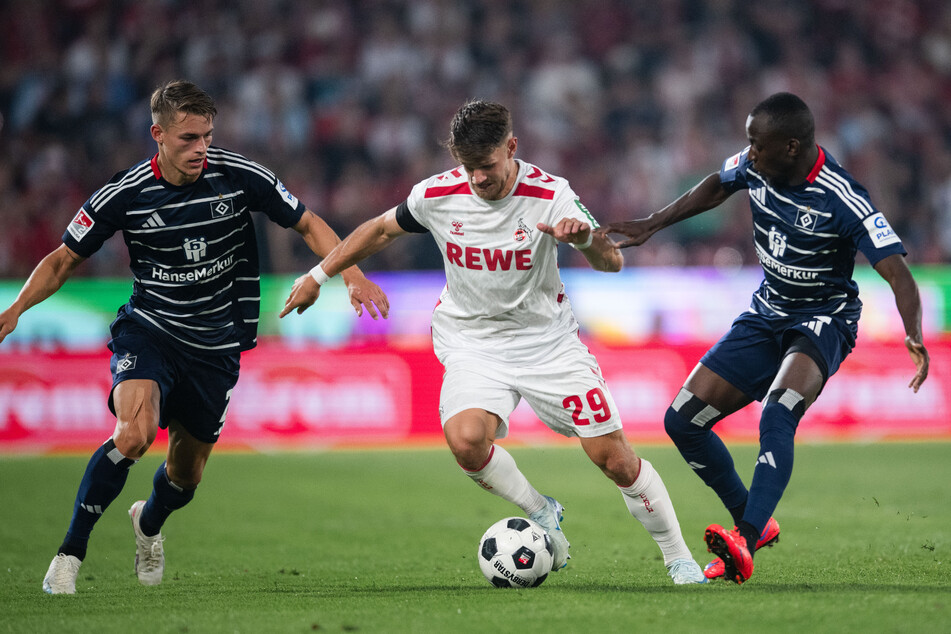 Der 1. FC Köln und der HSV lieferten sich ein intensives Duell zum Auftakt der neuen Zweitliga-Saison - das die Gäste knapp für sich entschieden.