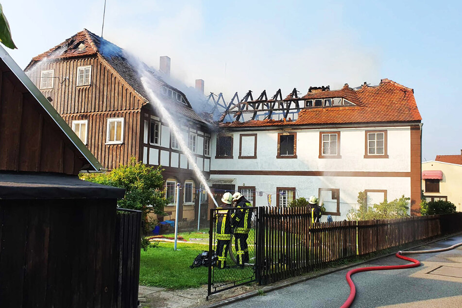 In Olbersdorf brannte es am Samstagnachmittag in einem Mehrfamilienhaus.