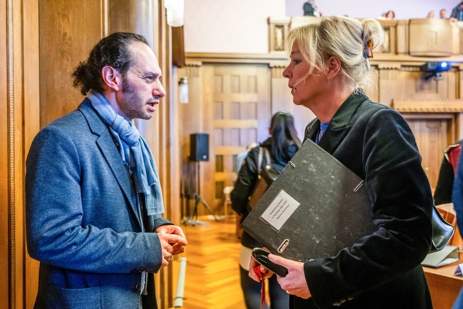 Enrico Hilbert (BSW) im Gespräch mit Sozialbürgermeisterin Dagmar Ruscheinsky (65, parteilos).