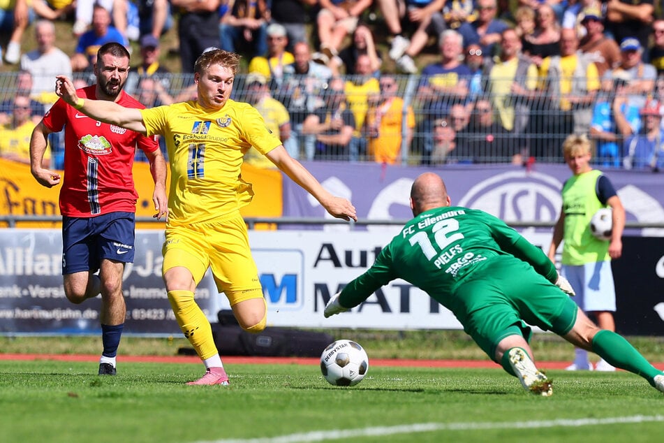 Eilenburgs Keeper Jakob Pieles war im ersten Durchgang öfters mal etwas zu optimistisch unterwegs. Lok konnte daraus aber kein Kapital schlagen.