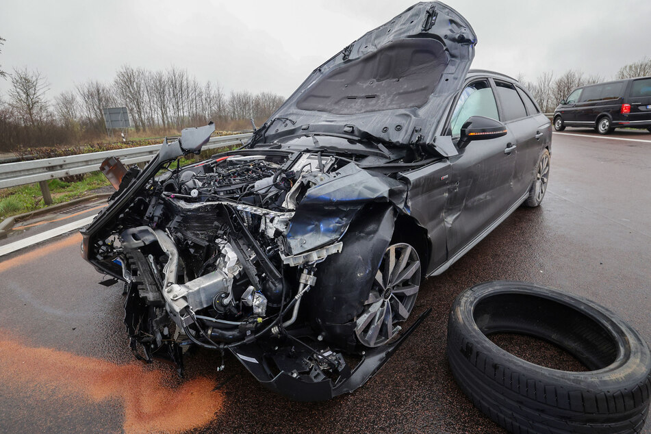 Der Audi nahm durch den Crash Totalschaden.