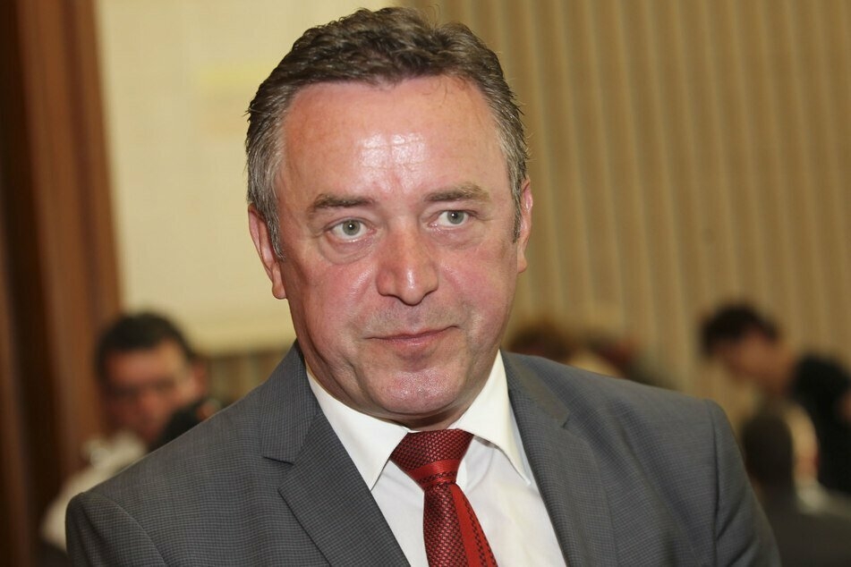 Mit mehreren Briefen hat sich Plauens Oberbürgermeister Ralf Oberdorfer (60, FDP) für den Erhalt des Plauener Standortes des Fahrzeugbauers MAN eingesetzt.